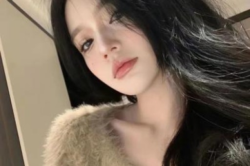 知名男明星承认婚内出轨后首次公开露面
